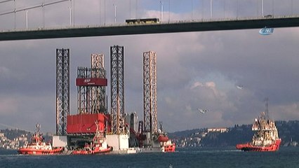 Dev petrol platformu yeniden İstanbul Boğazı’nda