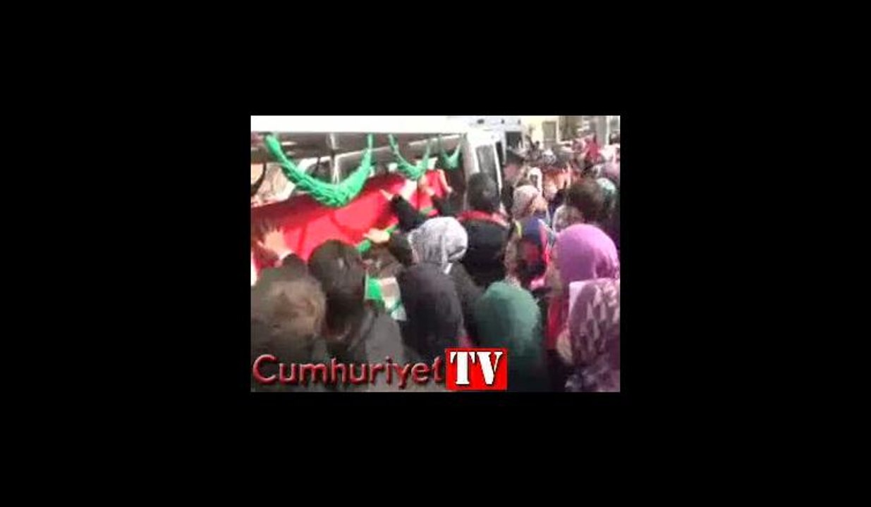 Afrin şehidi Fırat Karaca Kürtçe ağıtlarla uğurlandı