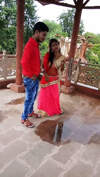 Masti Bhari bonjourये मोबाइल यूँ ही हट्टा कट्टा नहीं