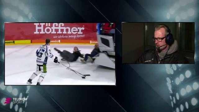 Quand des joueurs de Hockey en pleine interview se font emporter par la machine qui lisse la patinoire... Douloureux