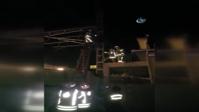 Hızlı Tren Yolunda Elektrik Direğine Çıkan Şahıs Feci Şekilde Can Verdi