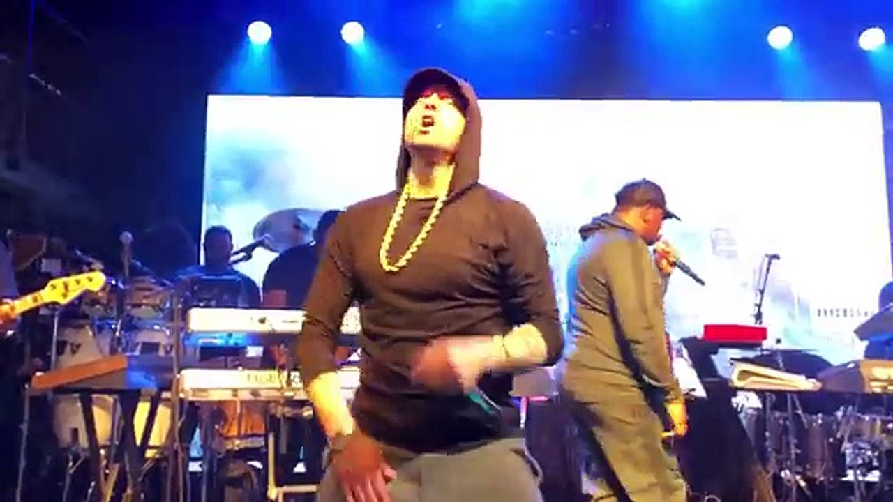 Eminem-Not Afraid (Live in NYC) _high quality