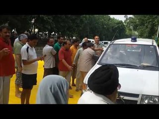 gurgaon sector 40 resident people make road jam