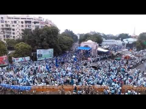 BSP workers protest against Dayashankar Singh in Lucknow