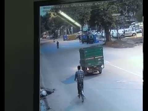 Delhi Hit and Run Accident in Harinagar - Men Left to Die on Road - Delhi Road Accident