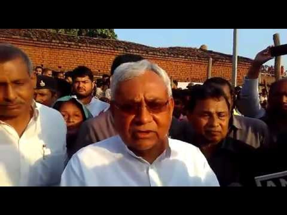 Nitish pays homage to Rameqbal varsi says young generation should follow thoughts of Varsi