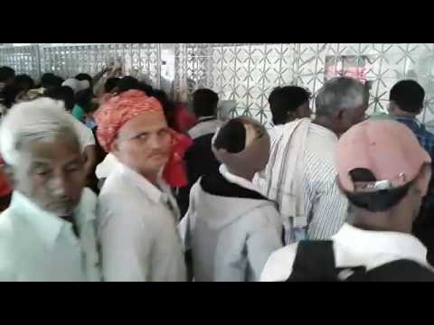 heavy crowd in rail counter after ban of 500 and 1000 rs note