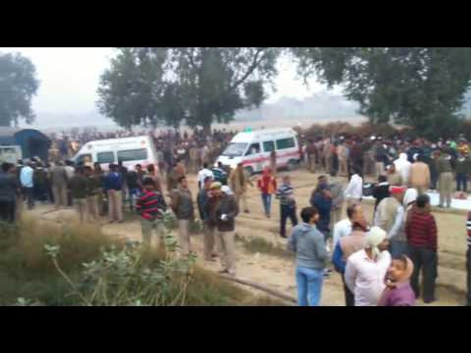 Many people dies in patna-indore express derailed near kanpur