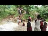 dumariya: children go to school after crossing the river