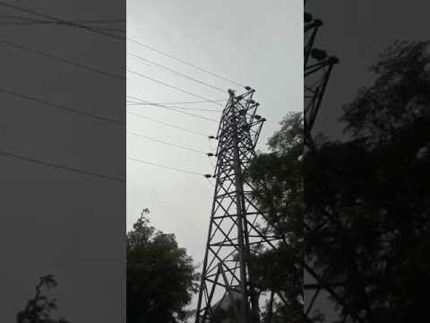youth climbs in tower in delhi, traffic jam