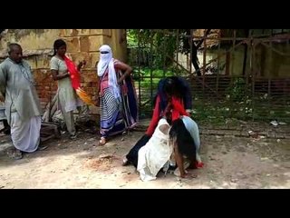fight between two women in gorakhpur