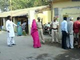 सासाराम में बराढी  मॉडल बूथ न 49 पर 20 मिनट बाद शुरू हुआ मतदान।