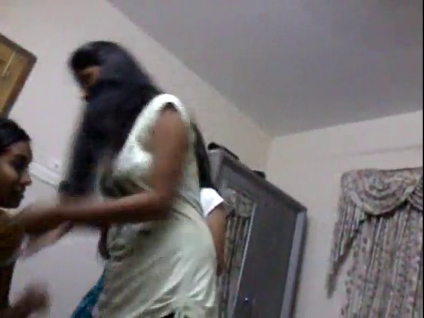 HOT SEXY HOSTEL NUDE GIRLS GROUP KISS AND DANCE TAMIL - video Dailymotion