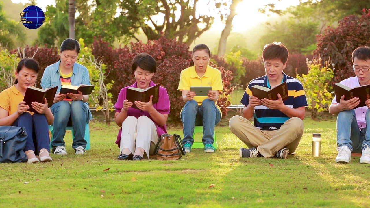 Восточная Молния｜Песни о Боге и Его Любви | «Совершенная забота Бога обо всем» Бог любит тебя