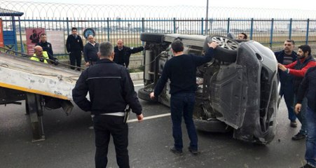 Bakırköy'de Takla Atan Aracı, Trafikte Sıkılan Sürücüler Çevirdi