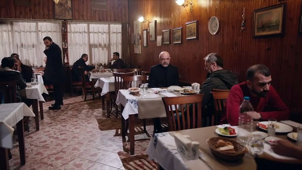 مسلسل الحفرة الحلقة 15 القسم 1 مترجم للعربية ...