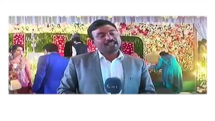 தன் சொந்த திருமணத்தில் கூட வேலை பார்த்த ரிப்போர்ட்டர்- வீடியோ