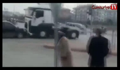 ''Neden bana selektör yapıyorsun diyerek TIR'la çarptı