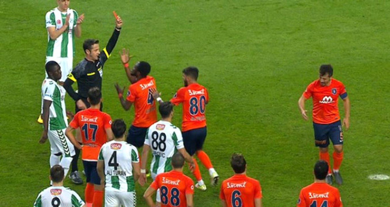 Hakeme Küfreden Emre Belözoğlu, PFDK'ya Sevk Edilmedi