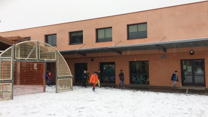 À l'école Saint-Louis, une récré dans la neige