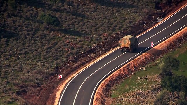 Zeytin Dalı Harekatı - Afrin'deki terör mevzileri topçu birlikleri tarafından vuruluyor - HATAY