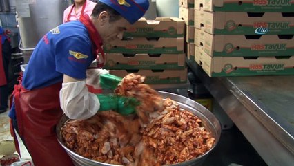 Türk mutfağına tavuk kanadını kazandıran firmaya plaket