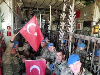 Afrin'e Giden Komandolar Zılgıt ve Dualarla Yola Çıktı