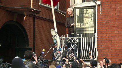 Justiça mantém ordem de prisão de Assange