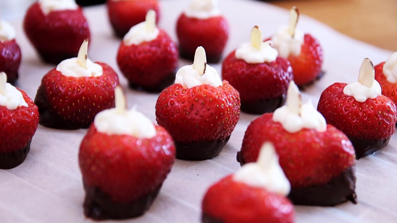 Chocolate Cheesecake-Stuffed Strawberries are the Ultimate V-Day Dessert