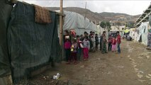 No Líbano, uma refugiada síria transforma sua casa em uma escola