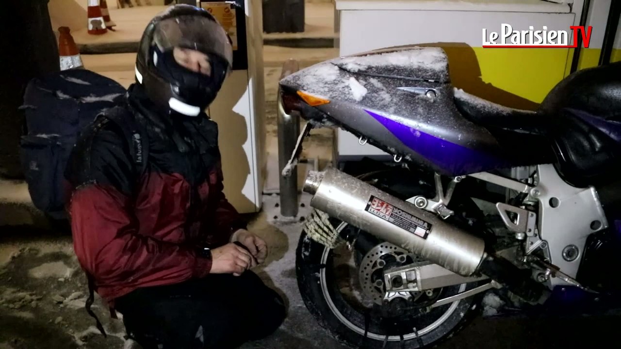 Neige en Ile-de-France: ils fabriquent des chaines pour leur moto