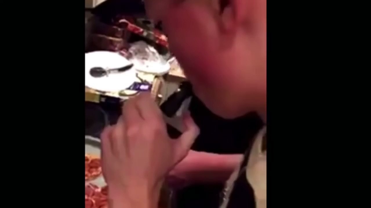 Don't Fucking Vape on the Pizza - video Dailymotion