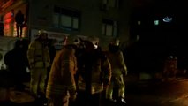 Beyoğlu'nda Yangın İtfaiye Ekipleri Mahsur Kalanları Kurtarmaya Çalışıyor