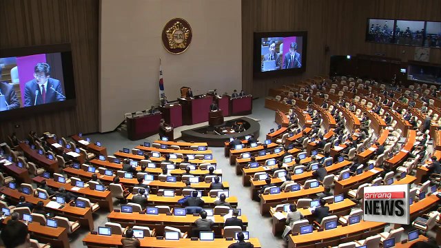 Lawmakers clash over economic policies during parliamentary interpellation session