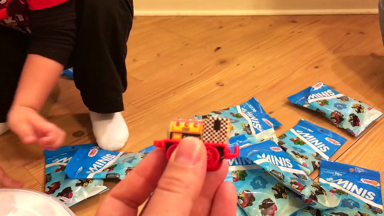 Thomas & Friends MINI Party! Golden Thomas Mini Blind Bags