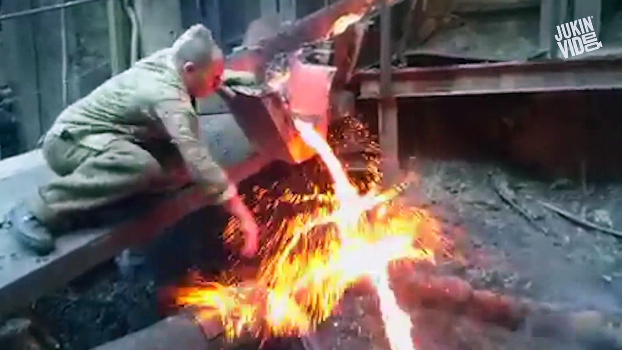 Guy Smacks Molten Metal || JukinVideo
