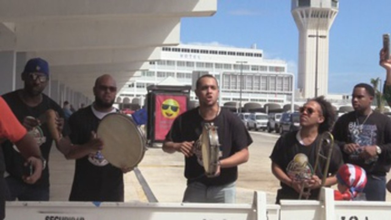 Criollos de Caguas regresan a Puerto Rico luego de hacer historia en México