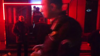 Eğlence Merkezi Önünde Silahlı Kavga: 2 Yaralı