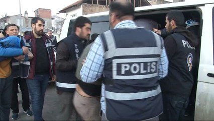 İnternetten ev araba satanları 1 milyon lira dolandırdılar