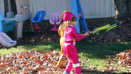 POWER RANGERS Dino Charge vs Star Wars Chewbacca Real Life Fight Episode NEW TOYS Weapons Toypals.tv