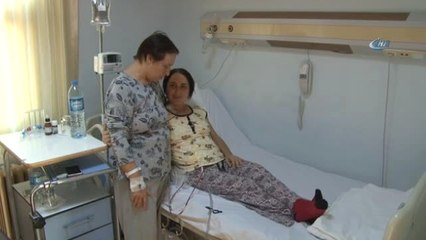 60 Yaşındaki Anne, Böbreğiyle Kızını Hayata Bağladı