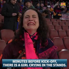 Elle traverse le sud de l'Espagne et met les pieds pour la première fois au stade pour voir son idole...