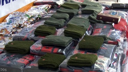 'Zeytin Dalı Harekatı'na katılan Mehmetçik'e dualarla çorap ve boyunluk desteği