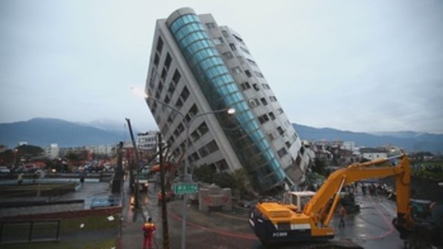 Rescatistas buscan supervivientes en el seísmo de Taiwán con 6 muertos y 88 desaparecidos