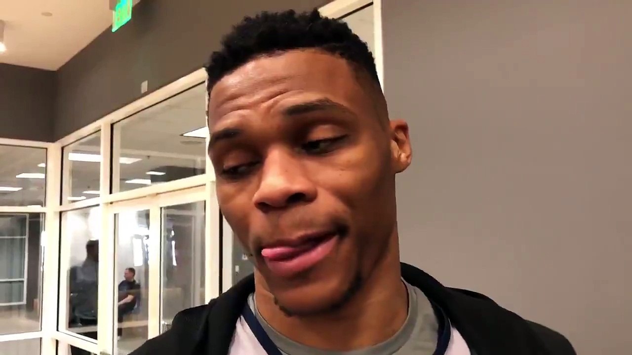 Russell Westbrook trolle un journaliste