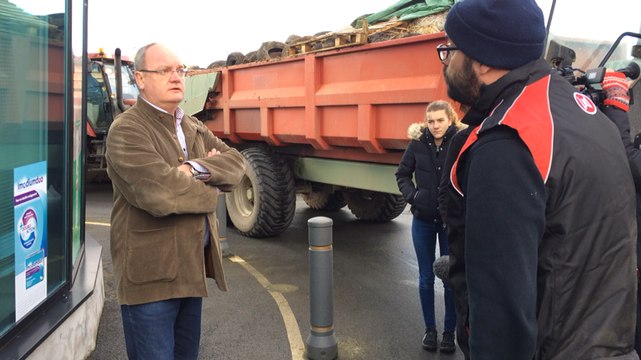 Dialogue entre les agriculteurs et le directeur d’Intermarché