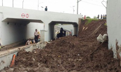 Jalan Underpass Soekarno-Hatta Masih Ditutup