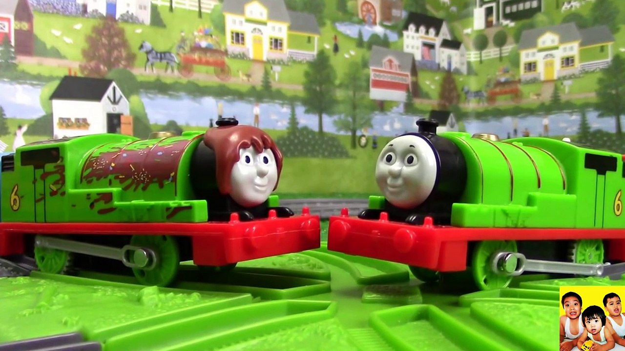 THOMAS AND FRIENDS TRACKMASTER LAST ENGINE STANDING #4 - DEMOLITION DERBY TOY TRAINS FOR KIDS