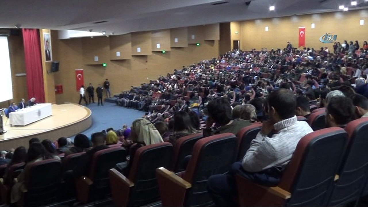 Bingöl’de ‘Gençlik ve Şehir’ Paneli düzenlendi