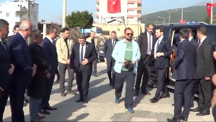 Bakan Albayrak Şehit Selim Vurdal'ın Ailesini Ziyaret Etti